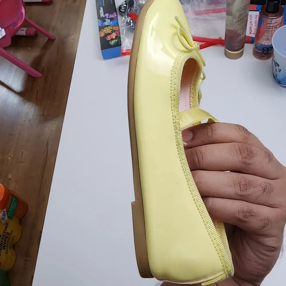 H&M Girls Yellow Patent Mary Jane Ballet Flats Shoes Size 12.5